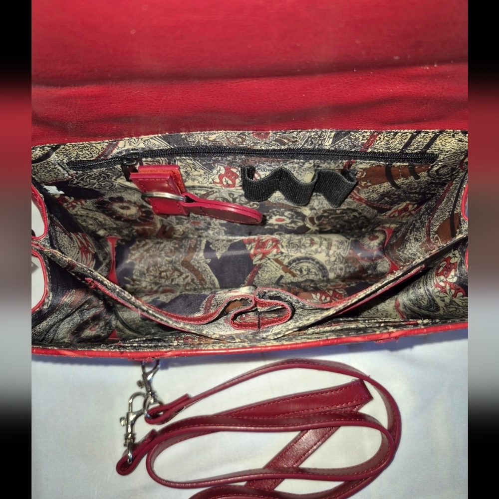 Brighton Red Croc Embossed Leather Signature Heart Detail Crossbody/Handbag EUC - Picture 11 of 11